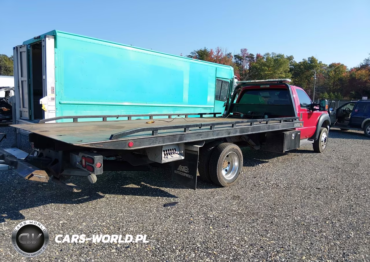 2015 Ford F-550 Chassis Xlt VIN:1FDUF5GY4FED31079 - 4