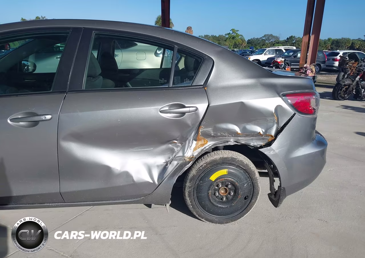 2012 Mazda Mazda3 I Touring VIN:JM1BL1V7XC1692472 - 12