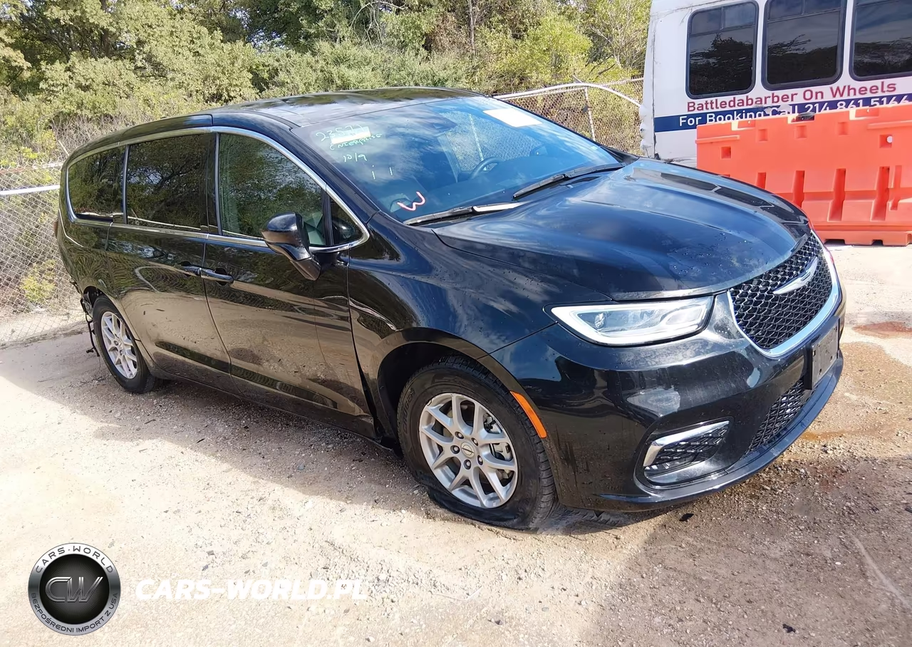 2025 Chrysler Pacifica Select