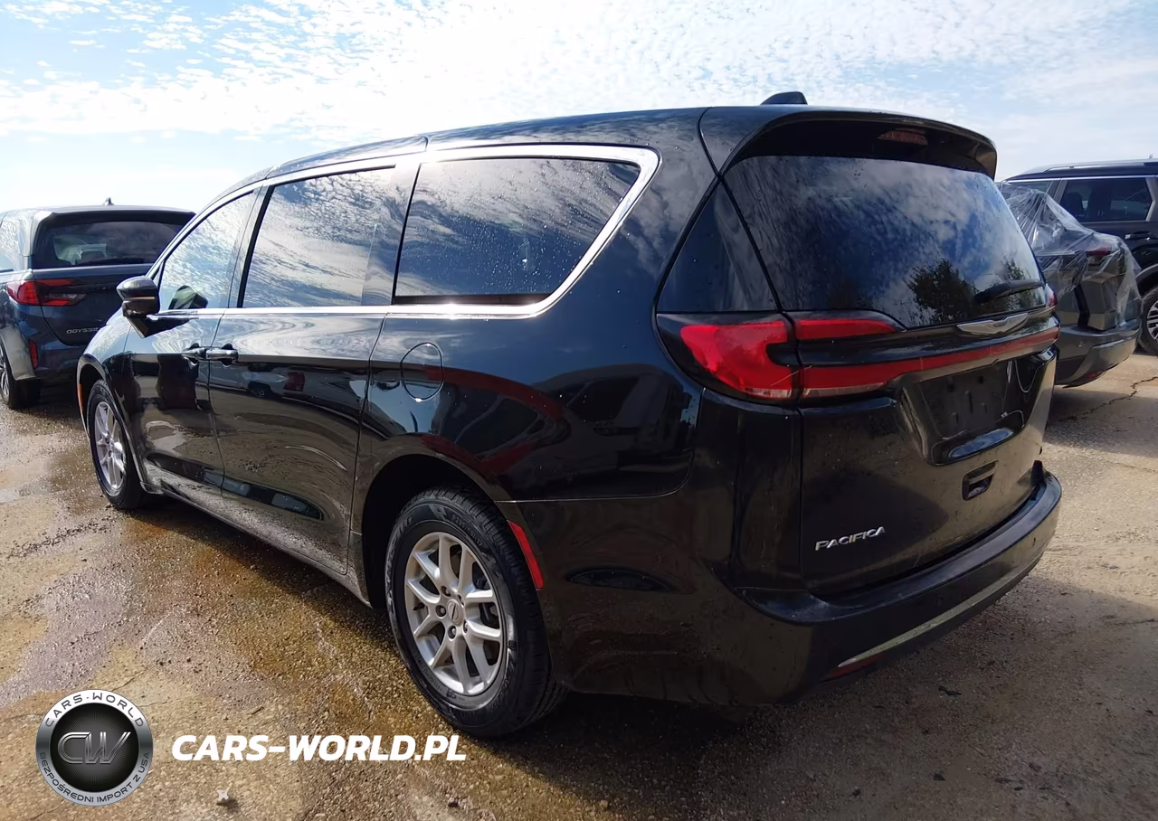 2025 Chrysler Pacifica Select VIN:2C4RC1BG8SR554331 - 3