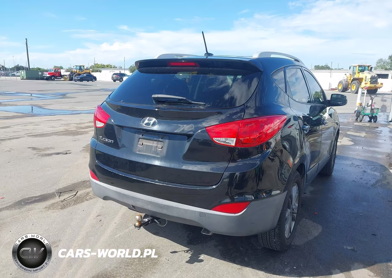 2015 Hyundai Tucson Se VIN:KM8JU3AGXFU108984 - 4