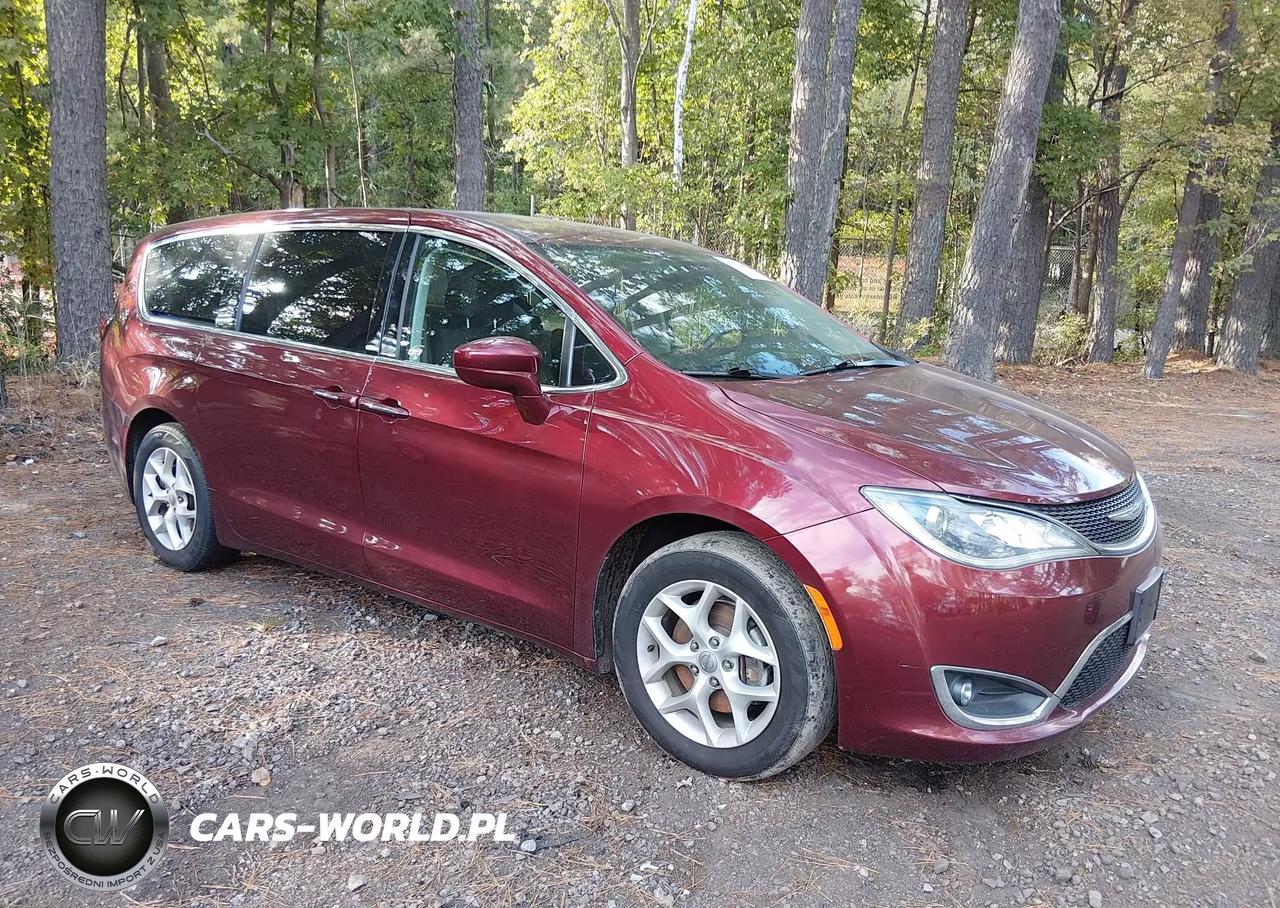 2018 Chrysler Pacifica Touring Plus
