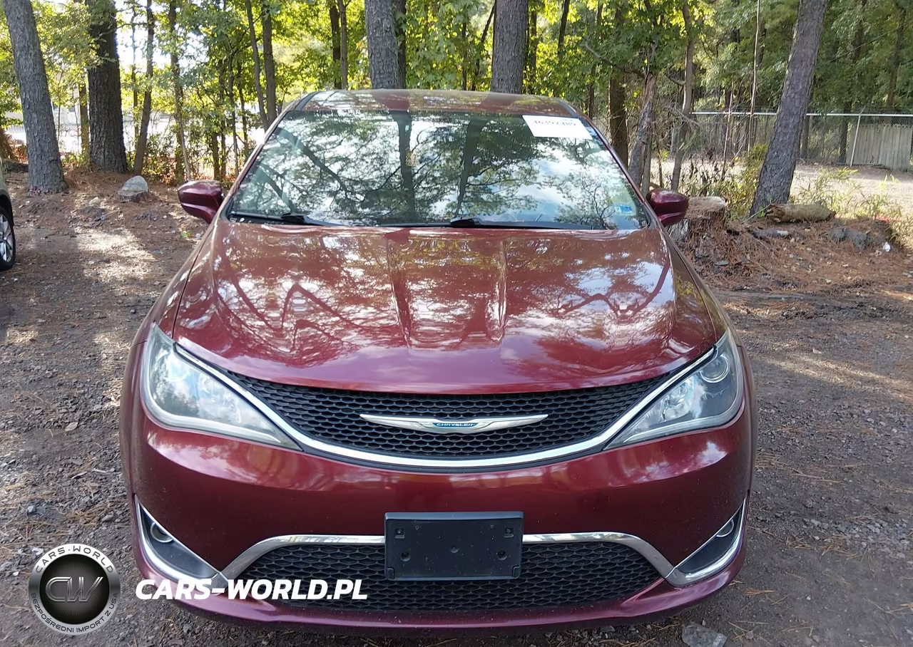 2018 Chrysler Pacifica Touring Plus VIN:2C4RC1FG3JR187282 - 12