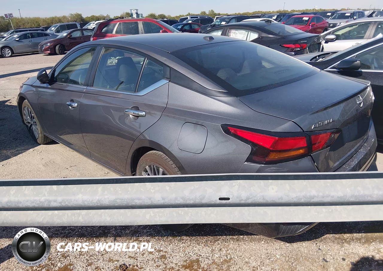 2025 Nissan Altima Sv Fwd VIN:1N4BL4DVXSN305868 - 3