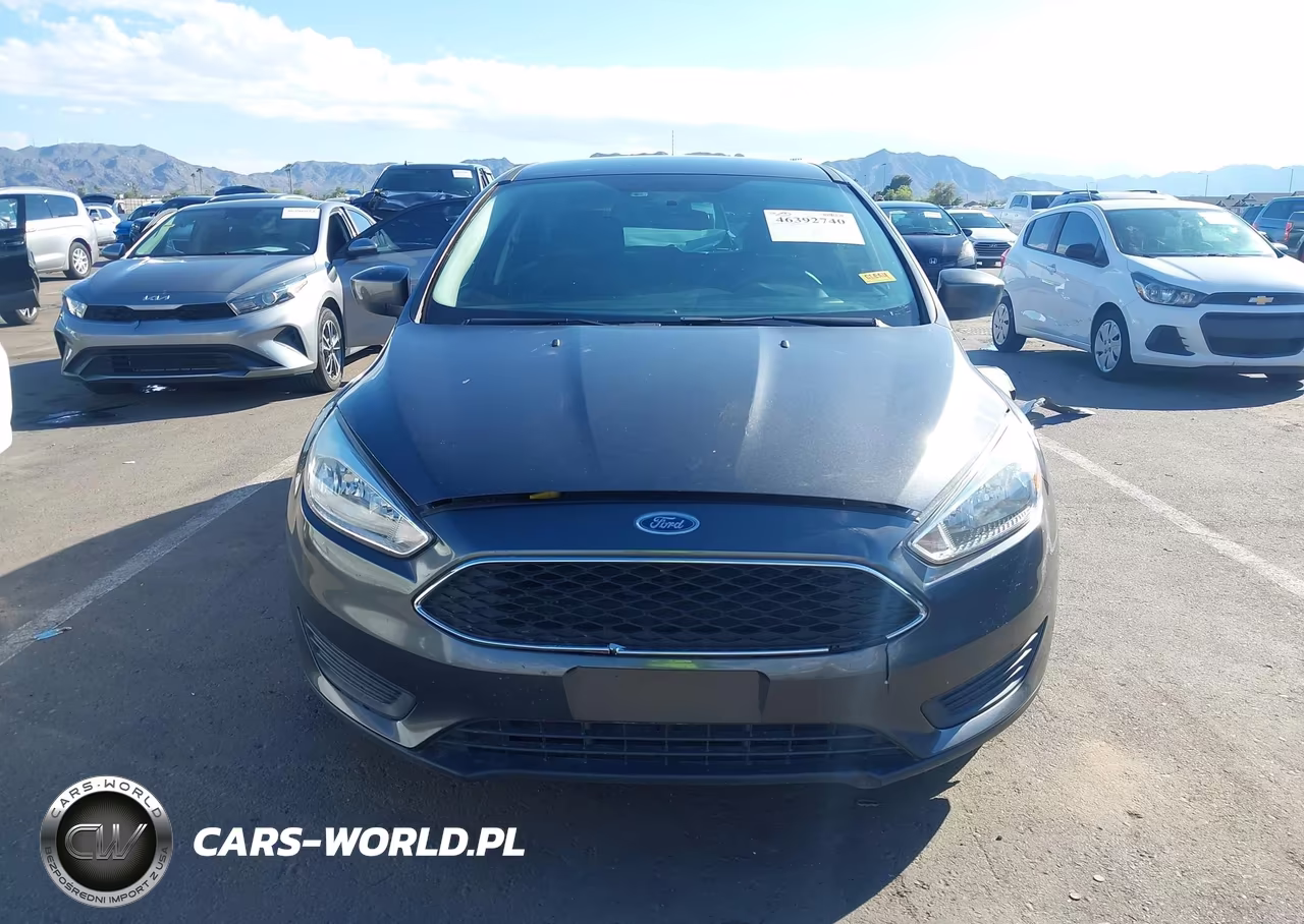 2018 Ford Focus Se VIN:1FADP3K21JL244789 - 12