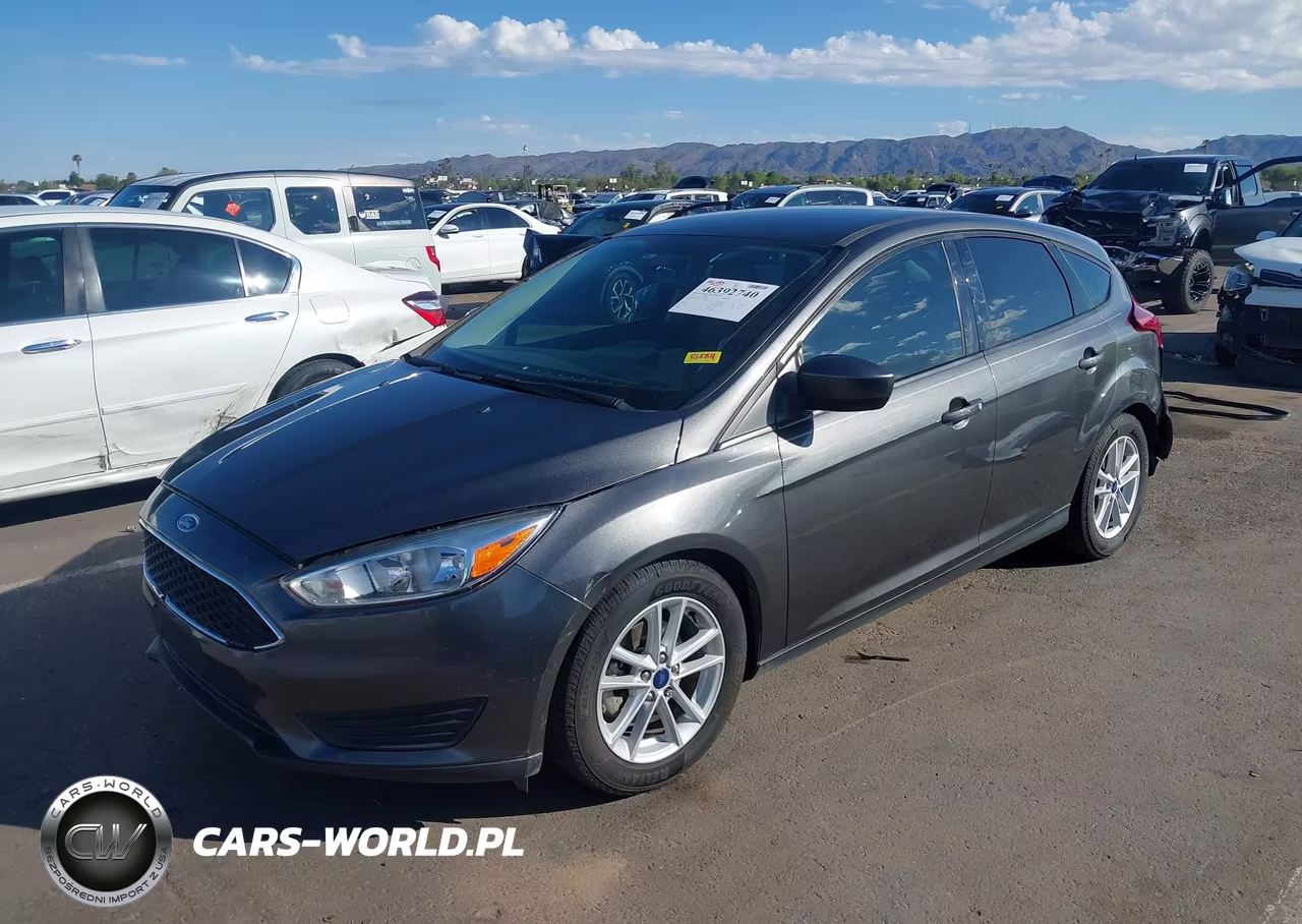 2018 Ford Focus Se VIN:1FADP3K21JL244789 - 2
