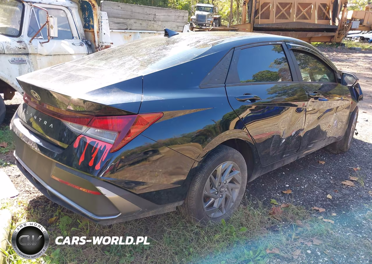 2024 Hyundai Elantra Sel VIN:KMHLM4DGXRU696772 - 4