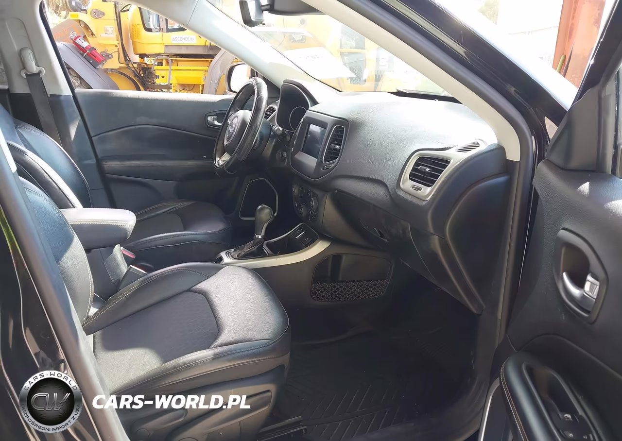 2019 Jeep Compass Latitude Fwd VIN:3C4NJCBB9KT646582 - 5