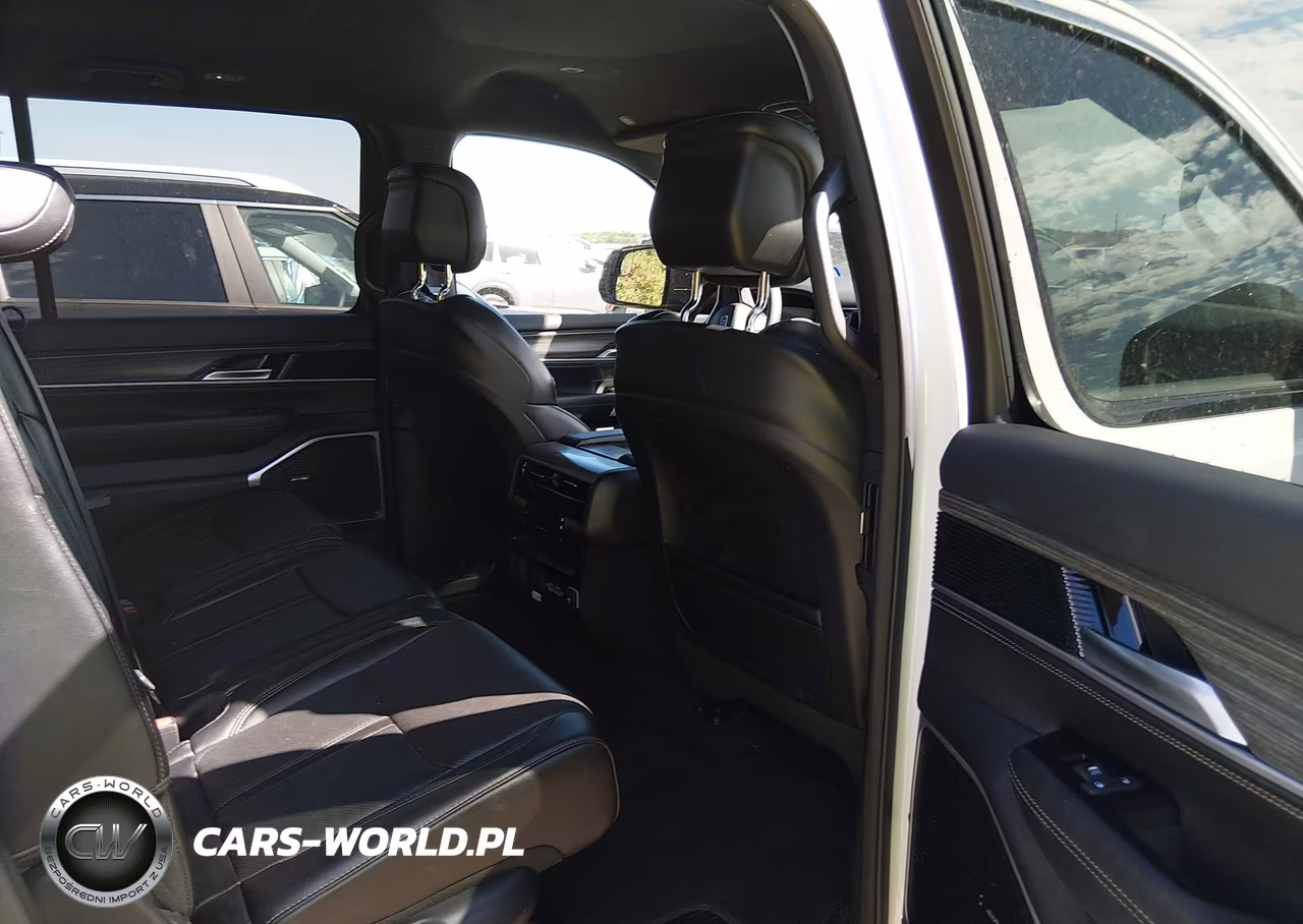 2024 Jeep Wagoneer Series Ii 4X2 VIN:1C4SJUBP8RS169613 - 8