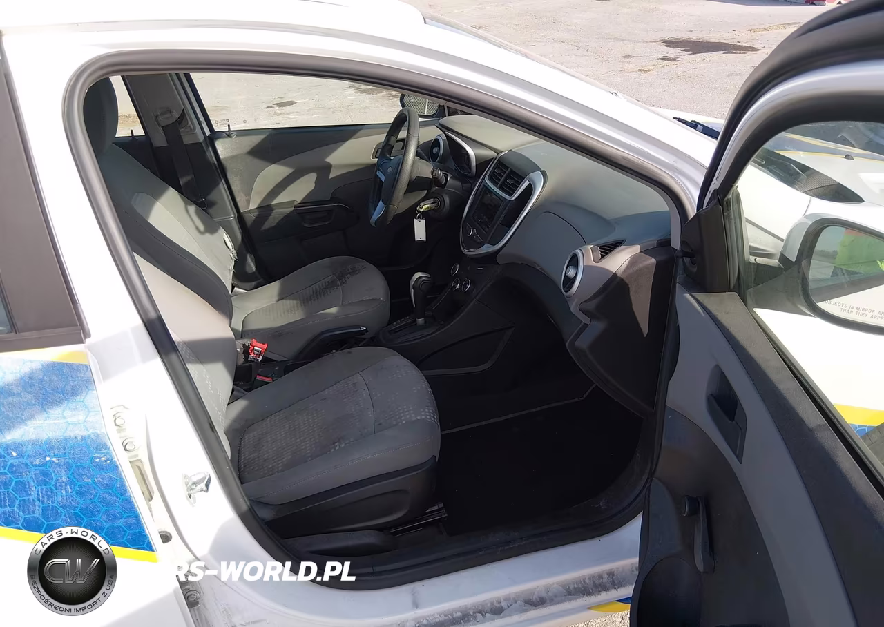 2019 Chevrolet Sonic Lt Auto VIN:1G1JG6SB7K4144442 - 5