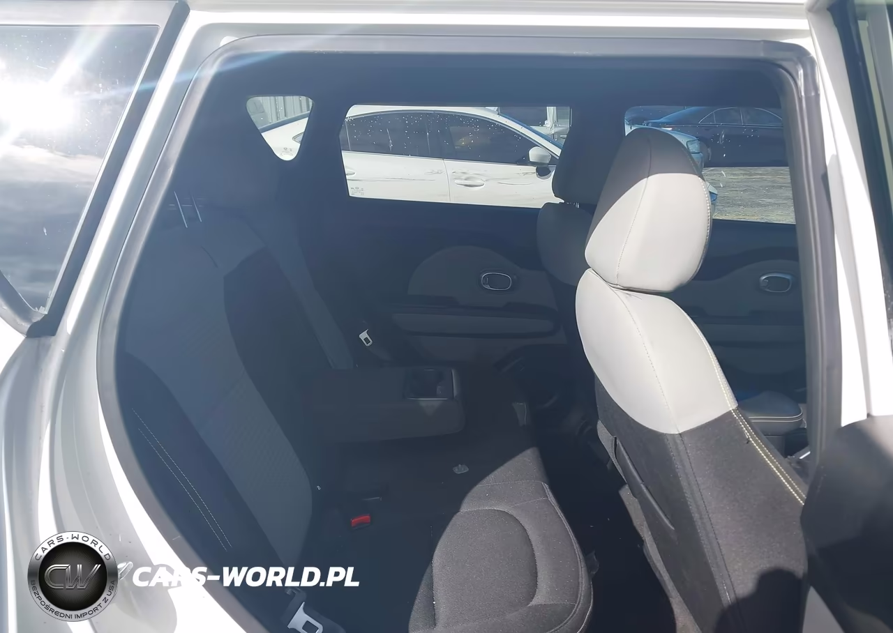 2016 Kia Soul + VIN:KNDJP3A57G7333258 - 8