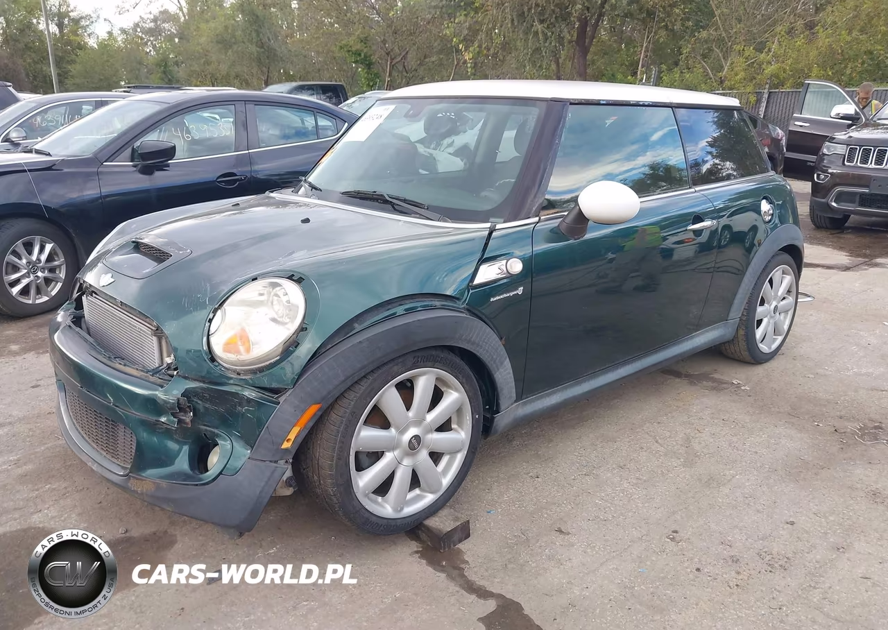 2007 Mini Cooper S VIN:WMWMF73557TT82211 - 2