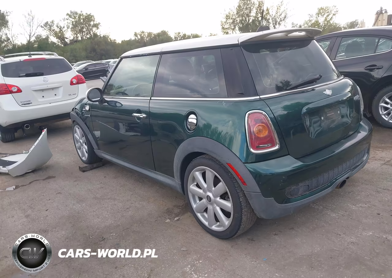 2007 Mini Cooper S VIN:WMWMF73557TT82211 - 3