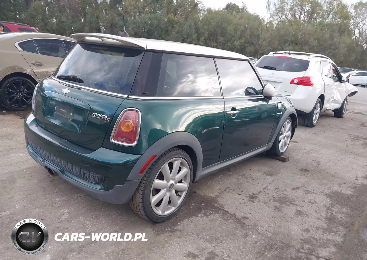 2007 Mini Cooper S VIN:WMWMF73557TT82211 - 4