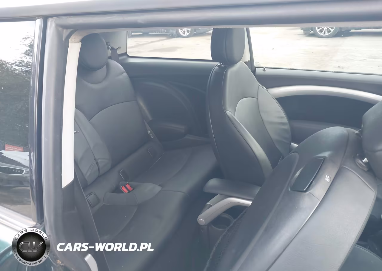 2007 Mini Cooper S VIN:WMWMF73557TT82211 - 8