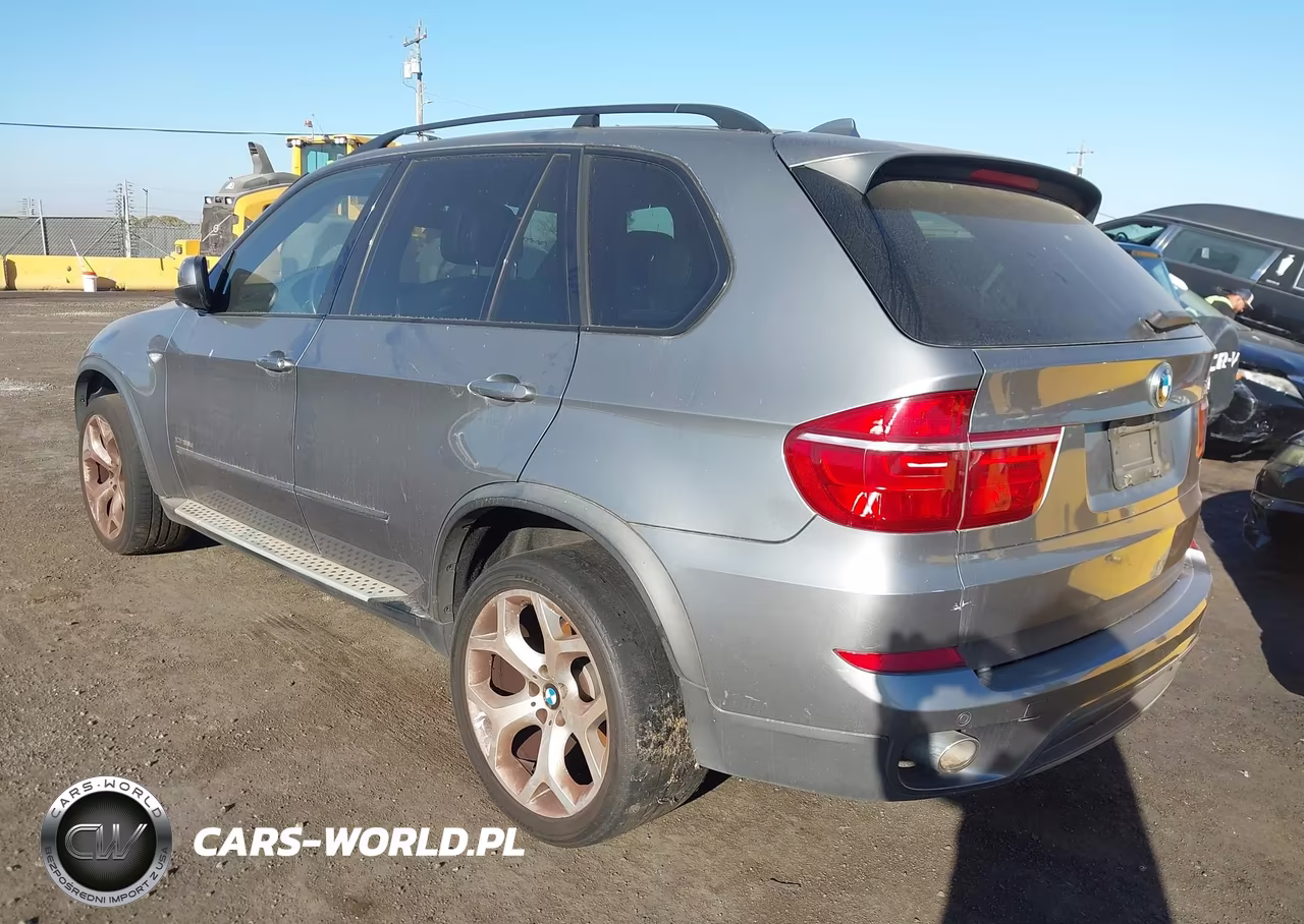 2013 BMW X5 xDrive35D VIN:5UXZW0C55D0B96375 - 3