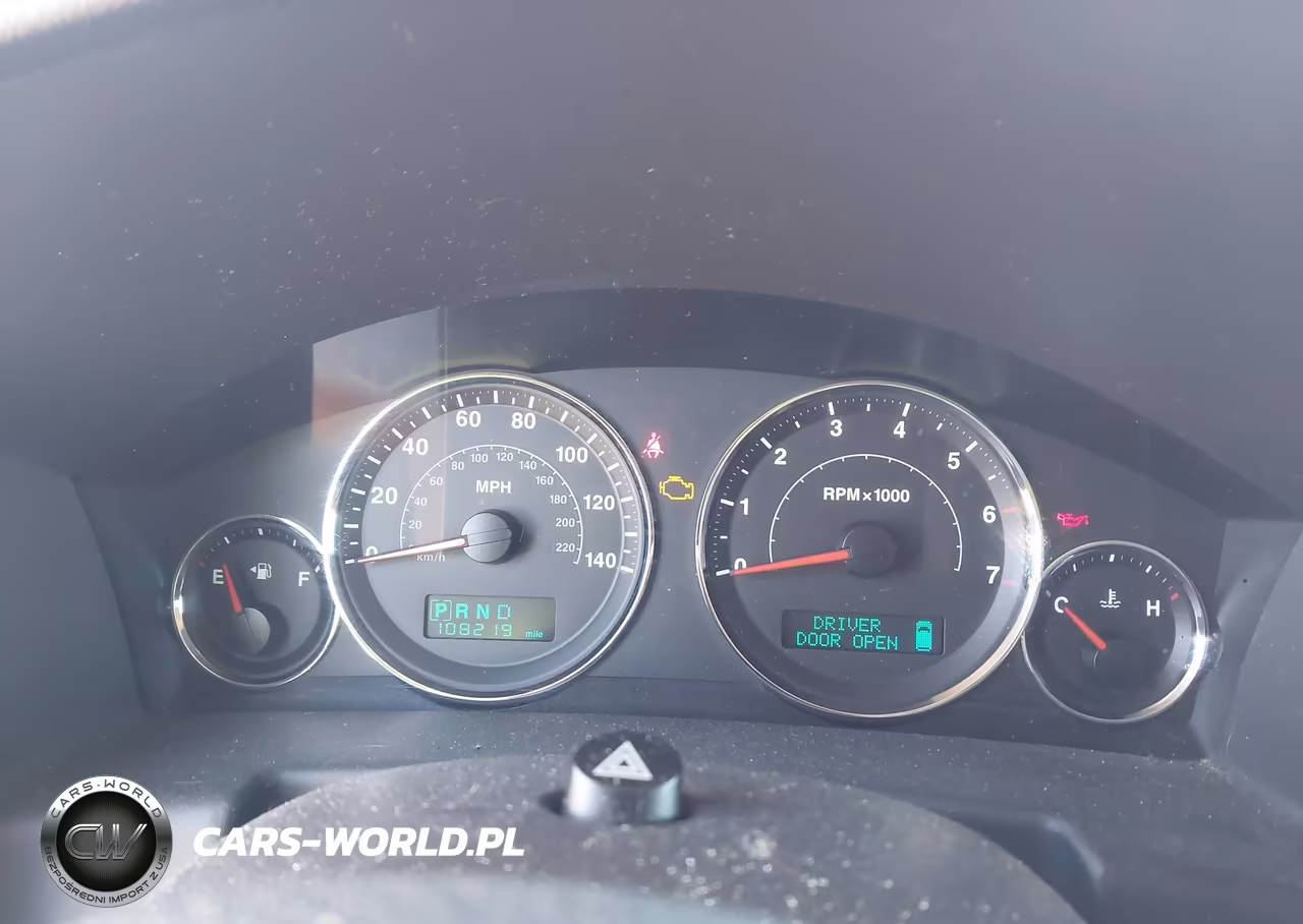 2007 Jeep Commander Sport VIN:1J8HG48K47C626745 - 7