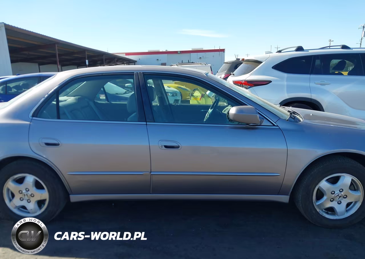 2000 Honda Accord 3.0 Ex VIN:1HGCG1659YA037847 - 13
