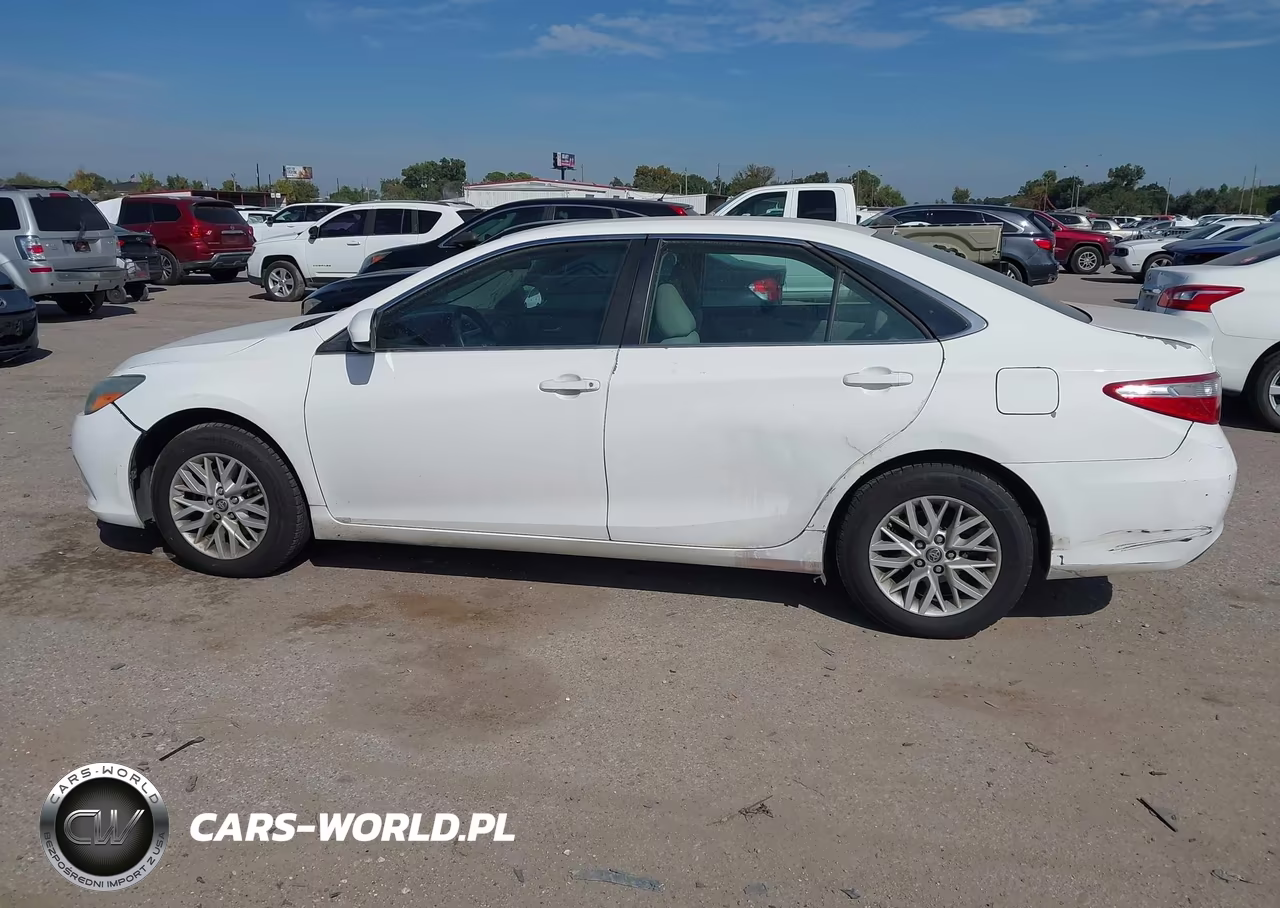 2016 Toyota Camry Le VIN:4T4BF1FK9GR528498 - 14