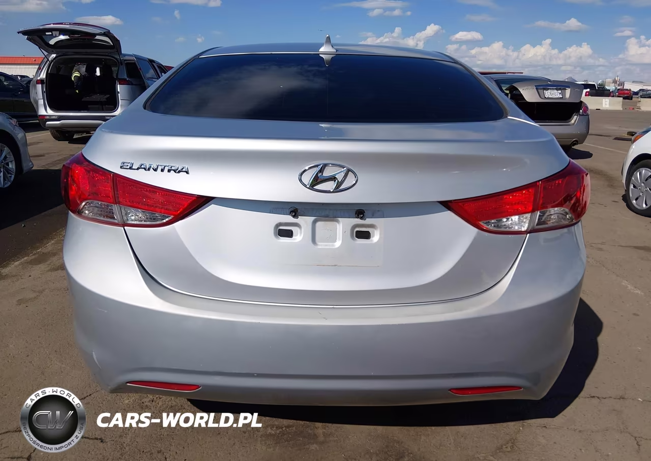 2013 Hyundai Elantra Gls VIN:5NPDH4AE3DH347472 - 16