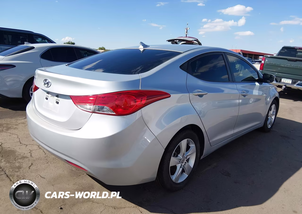 2013 Hyundai Elantra Gls VIN:5NPDH4AE3DH347472 - 4
