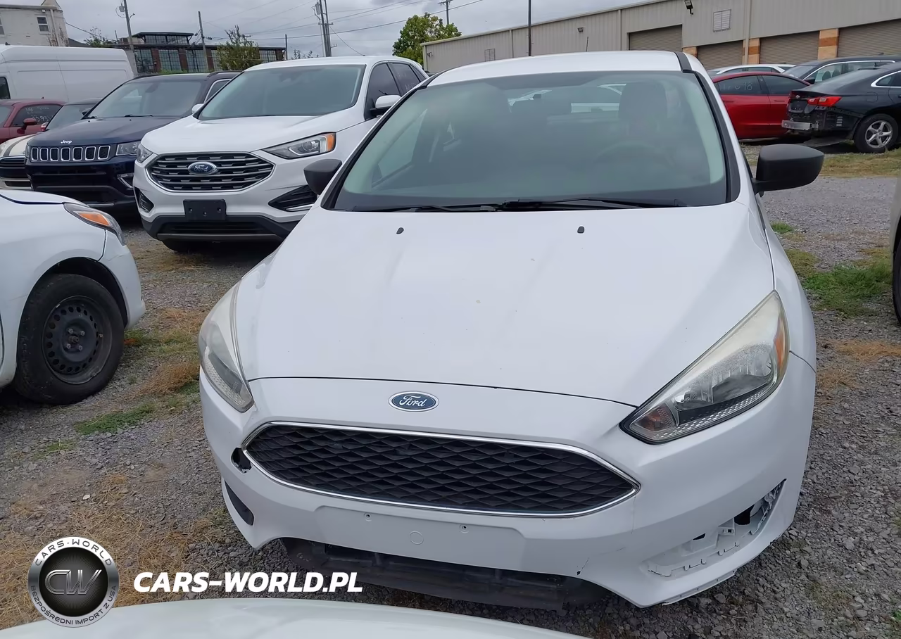 2018 Ford Focus S VIN:1FADP3E23JL203396 - 12
