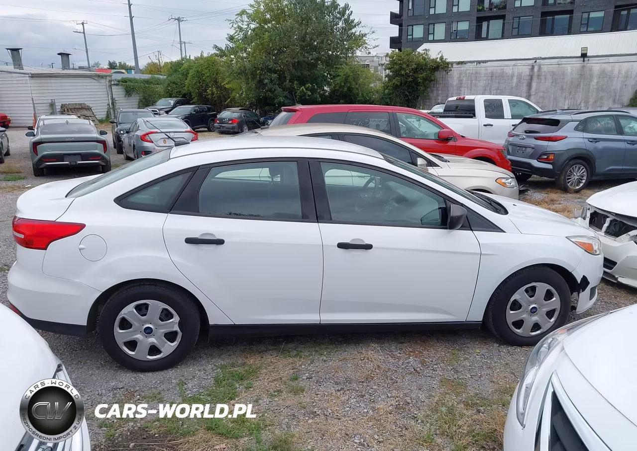 2018 Ford Focus S VIN:1FADP3E23JL203396 - 14
