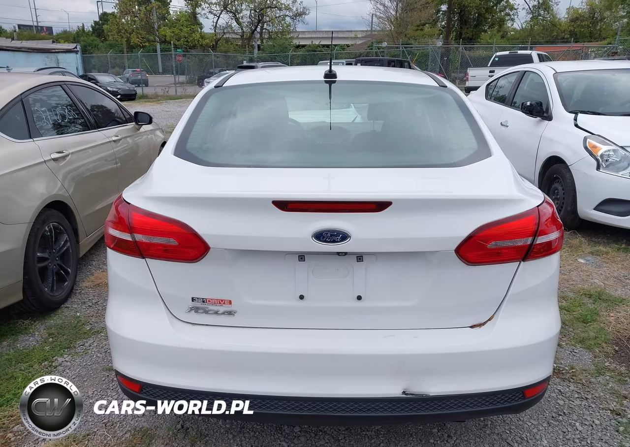 2018 Ford Focus S VIN:1FADP3E23JL203396 - 15