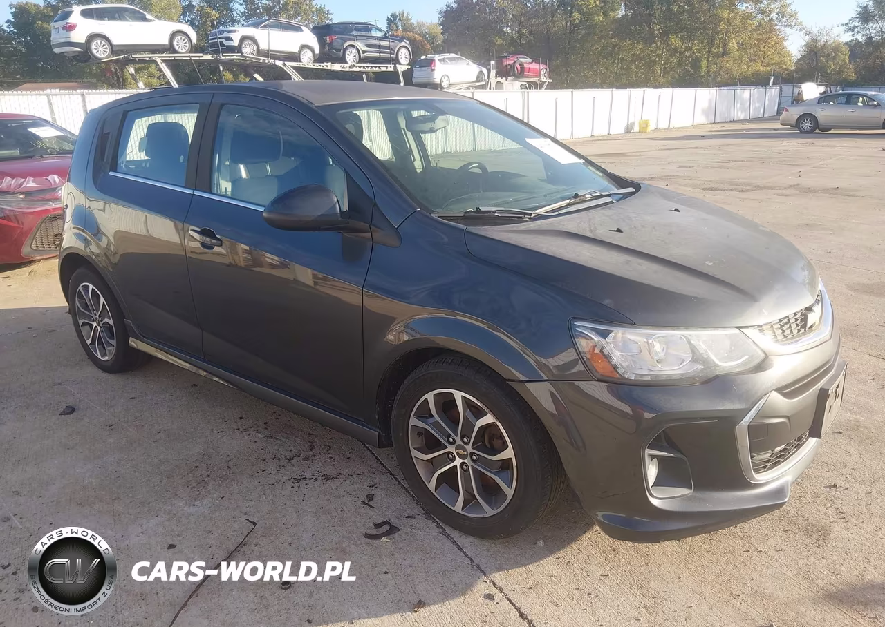 2017 Chevrolet Sonic Lt Auto – zdjęcie 1 z 13