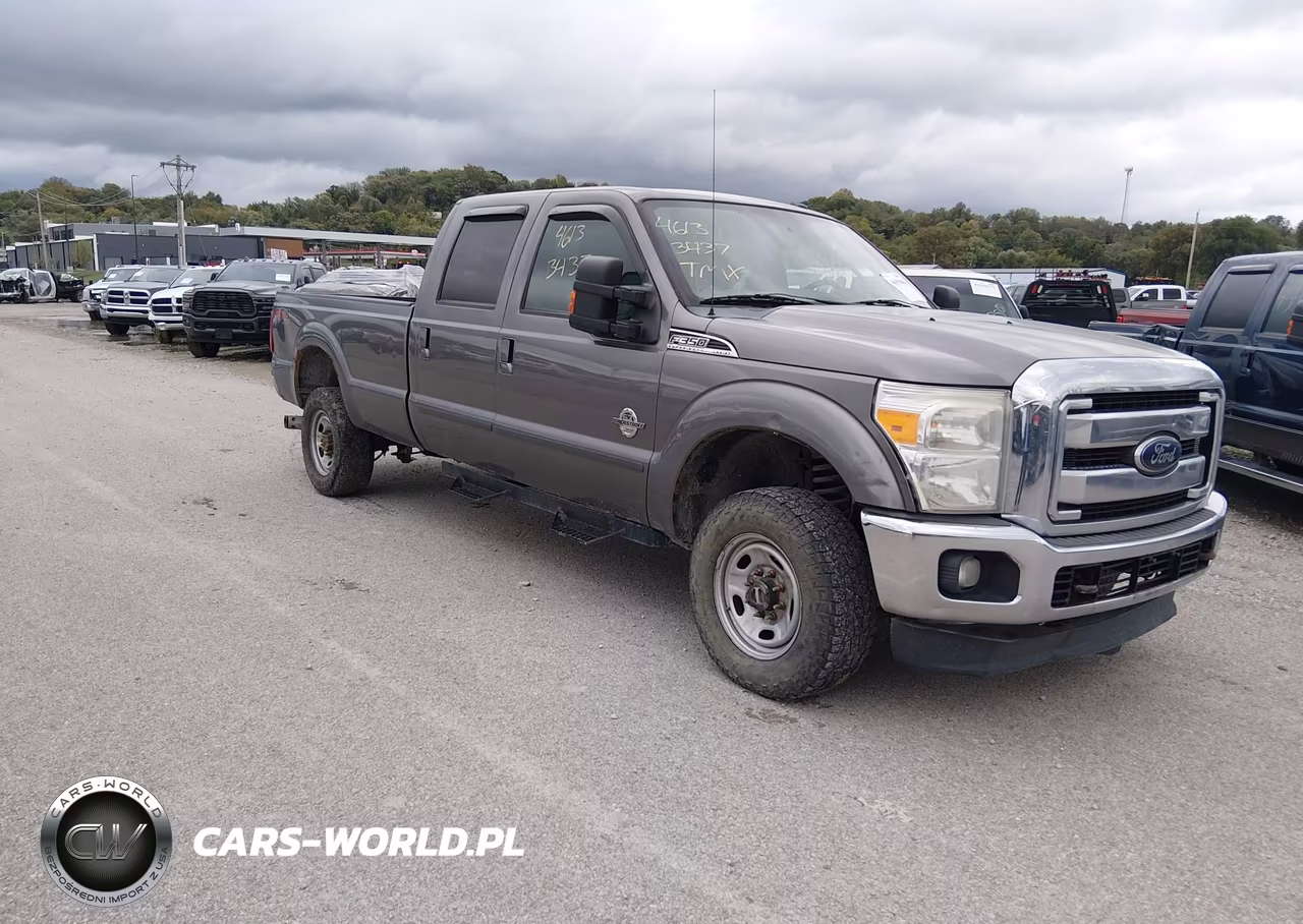 2013 Ford Super Duty F-350 Srw Lariat – zdjęcie 1 z 15