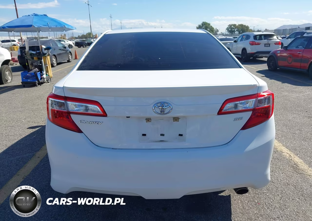 2014 Toyota Camry Se VIN:4T1BF1FK9EU400091 - 16