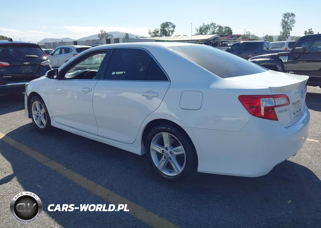 2014 Toyota Camry Se VIN:4T1BF1FK9EU400091 - 3