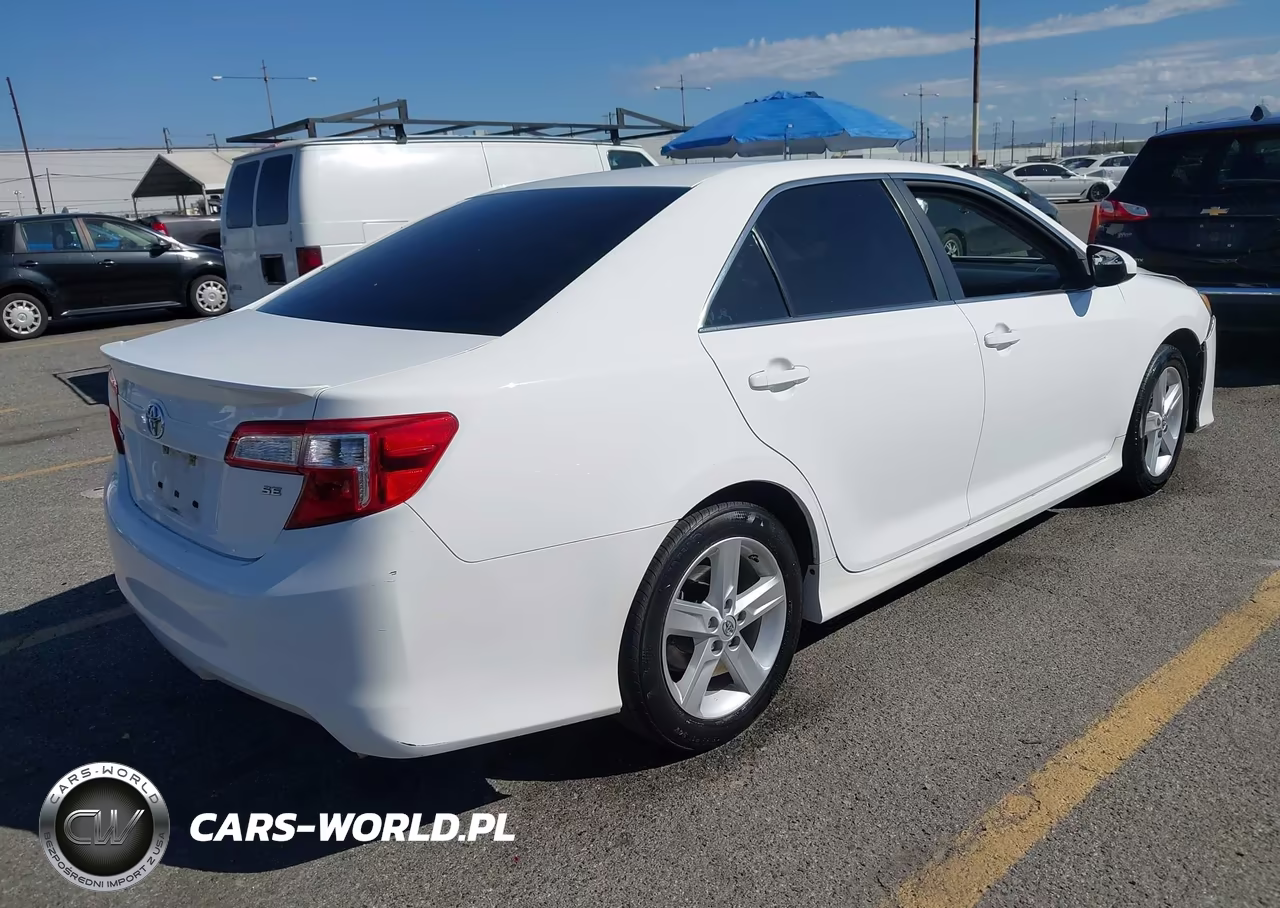 2014 Toyota Camry Se VIN:4T1BF1FK9EU400091 - 4
