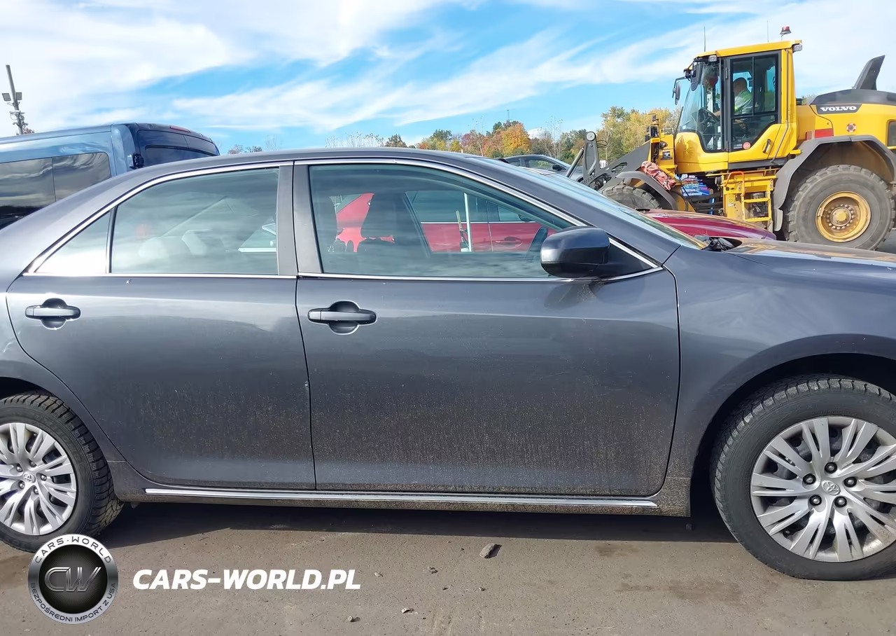 2014 Toyota Camry Le VIN:4T4BF1FK4ER381732 - 13