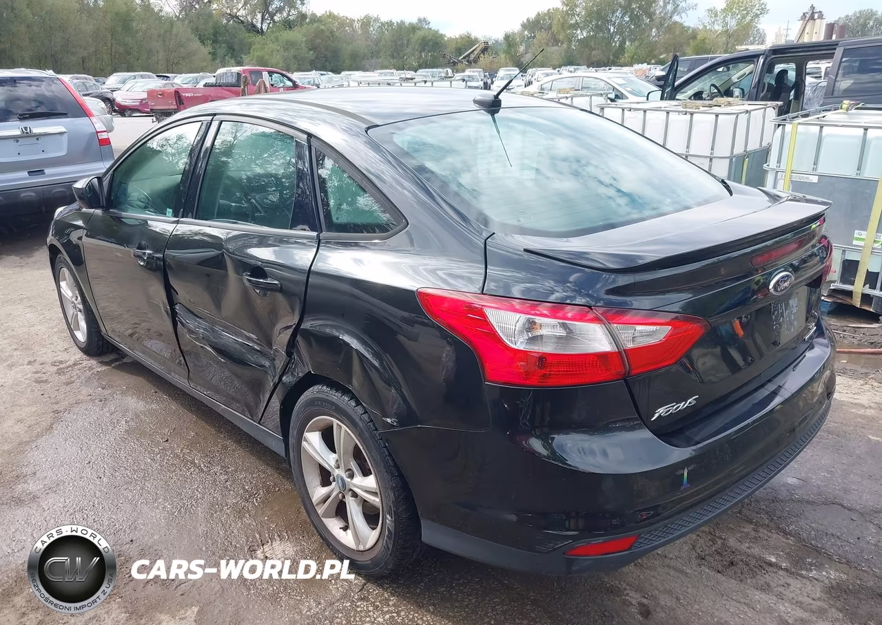 2012 Ford Focus Se VIN:1FAHP3F22CL455028 - 3