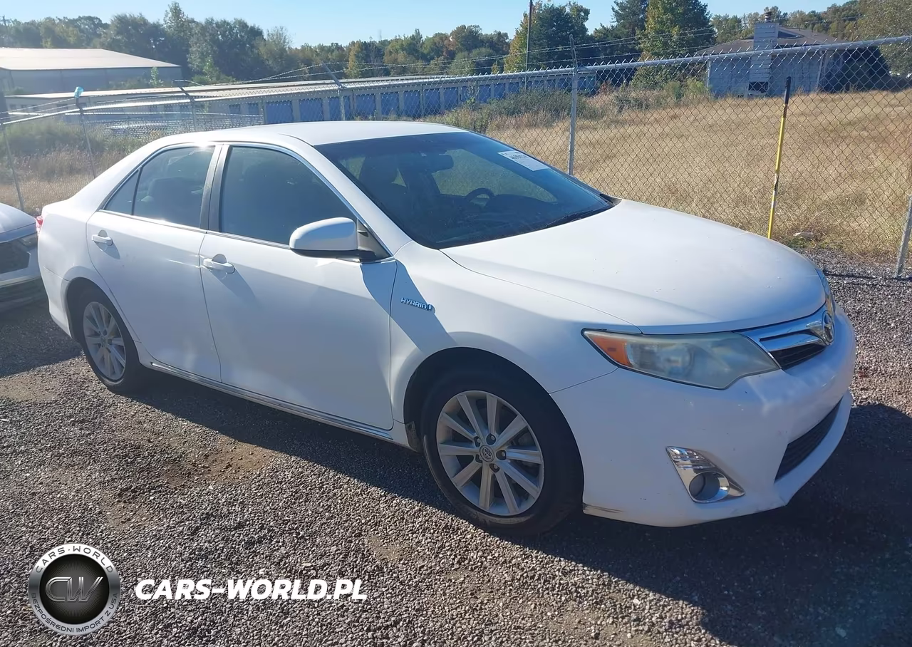 2014 Toyota Camry Hybrid Xle – zdjęcie 1 z 16
