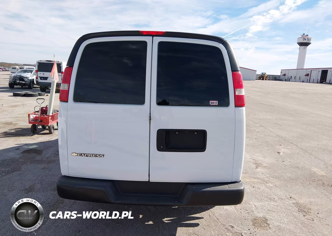 2017 Chevrolet Express 2500 Work Van VIN:1GCWGAFF7H1187928 - 16