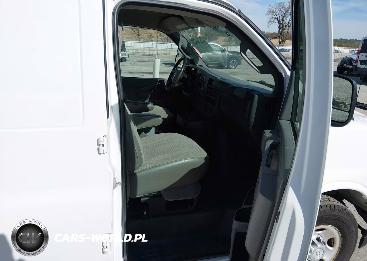 2017 Chevrolet Express 2500 Work Van VIN:1GCWGAFF7H1187928 - 5