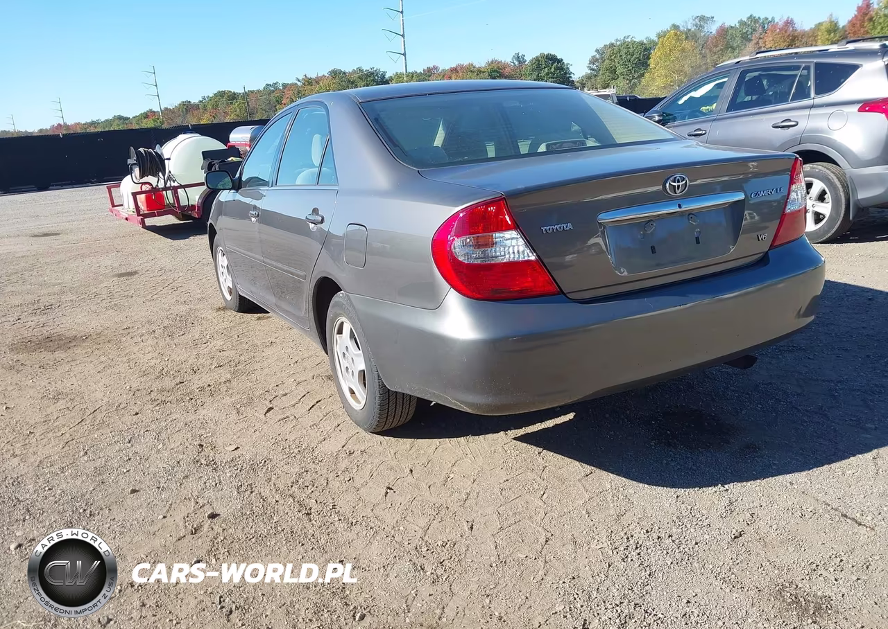 2002 Toyota Camry Le V6 VIN:4T1BF32K42U522080 - 3
