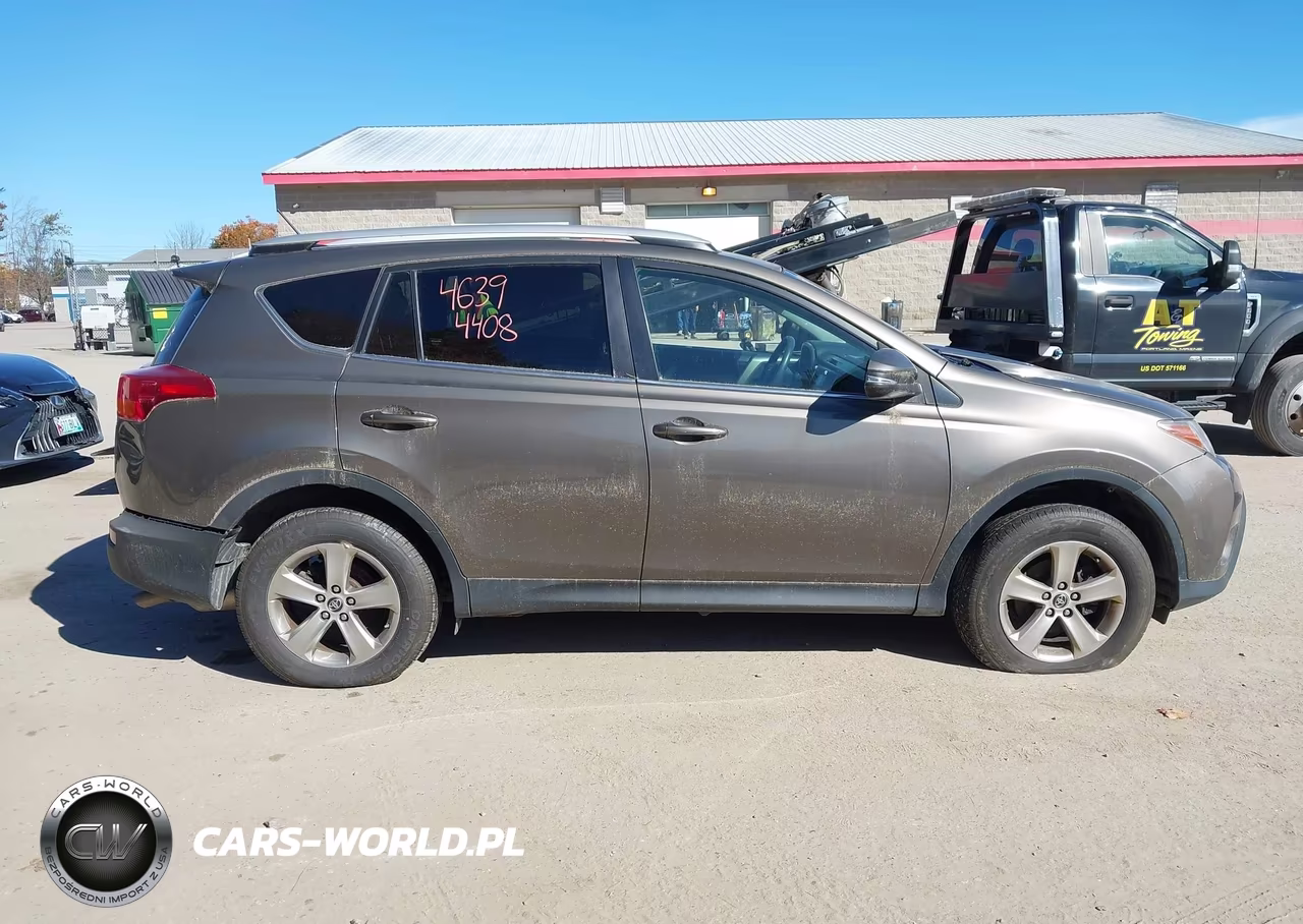 2015 Toyota Rav4 Xle VIN:2T3RFREV9FW231630 - 13
