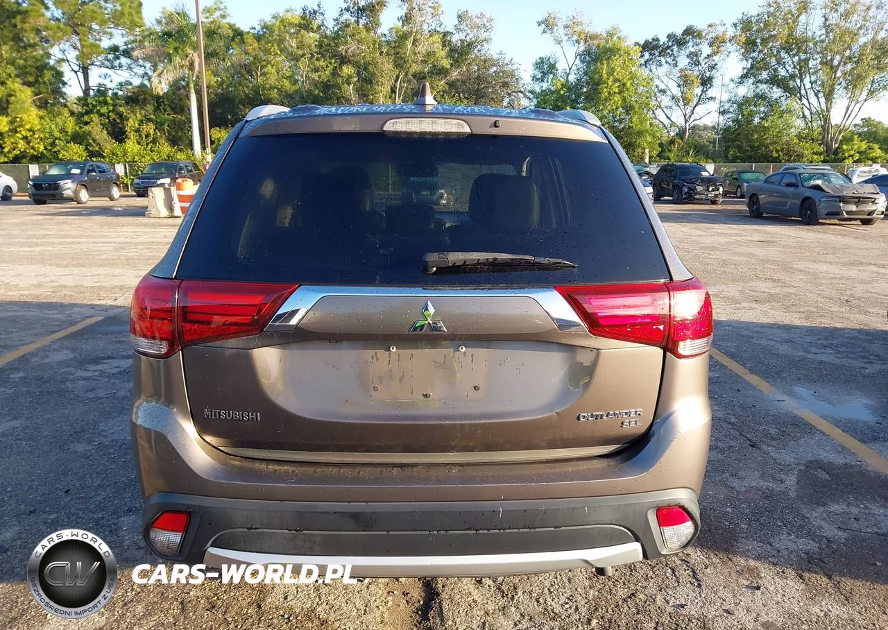 2017 Mitsubishi Outlander Se-Sel VIN:JA4AD3A30HZ051101 - 16