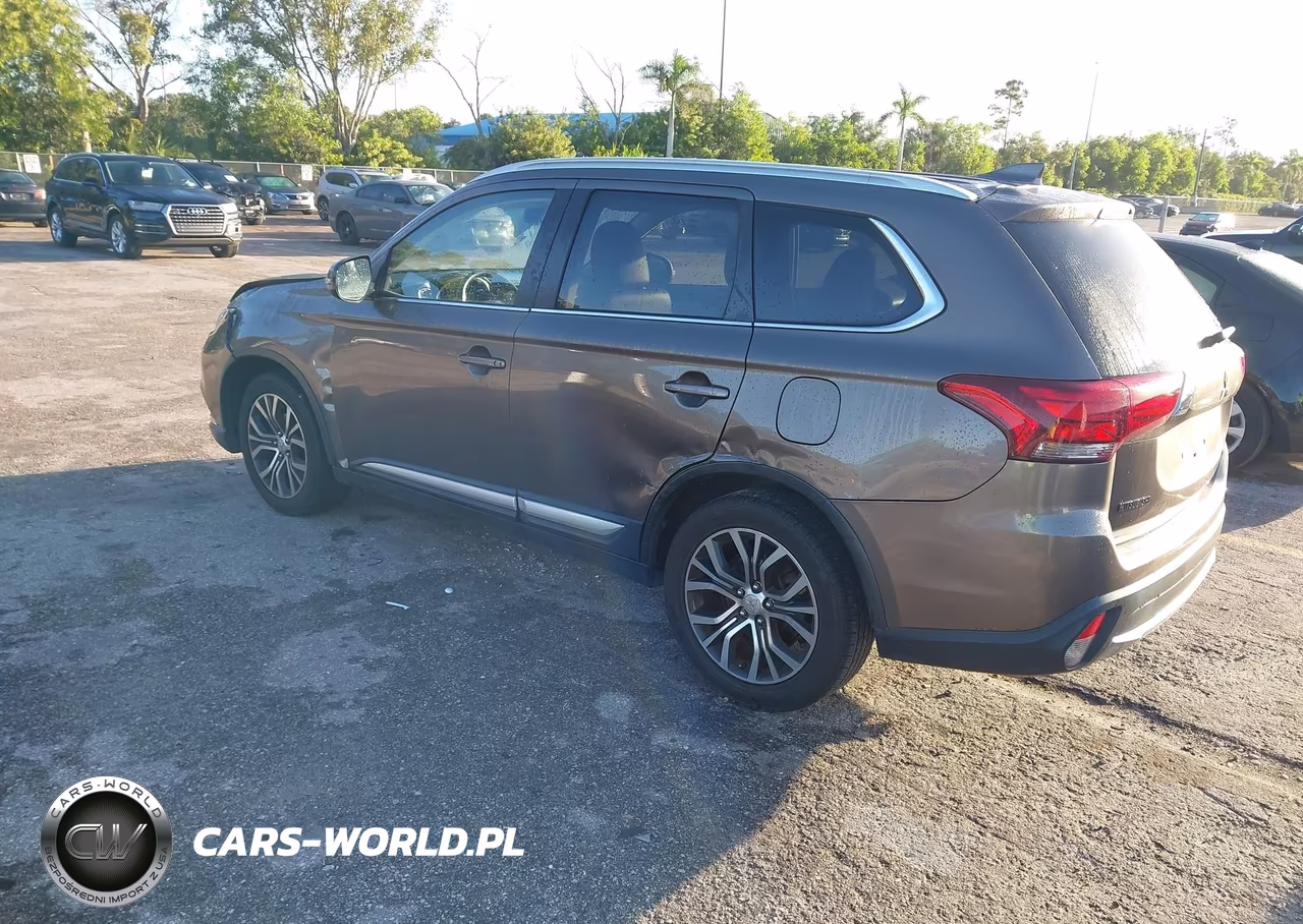 2017 Mitsubishi Outlander Se-Sel VIN:JA4AD3A30HZ051101 - 3