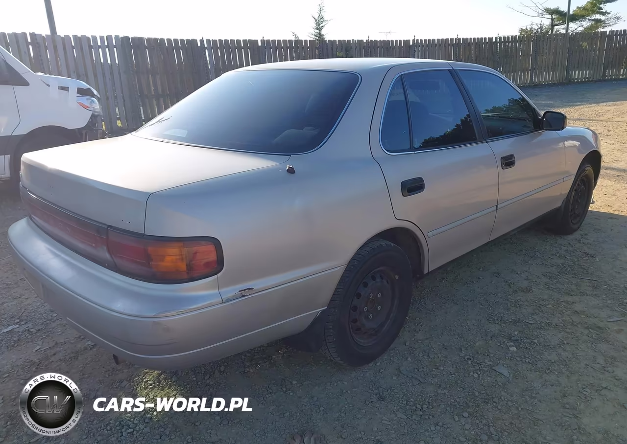 1992 Toyota Camry Le VIN:4T1SK12E7NU138356 - 4