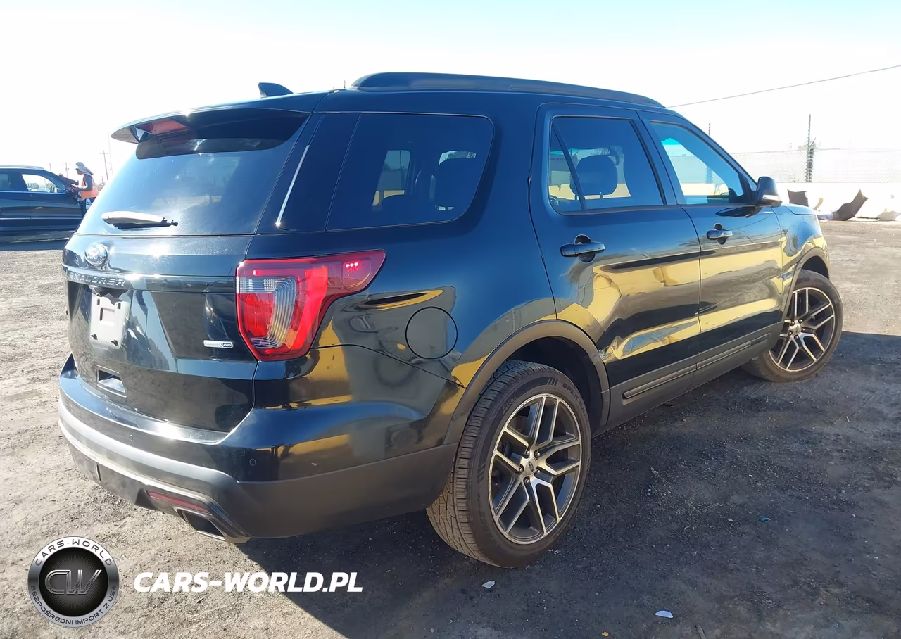 2016 Ford Explorer Sport VIN:1FM5K8GT8GGA07872 - 4