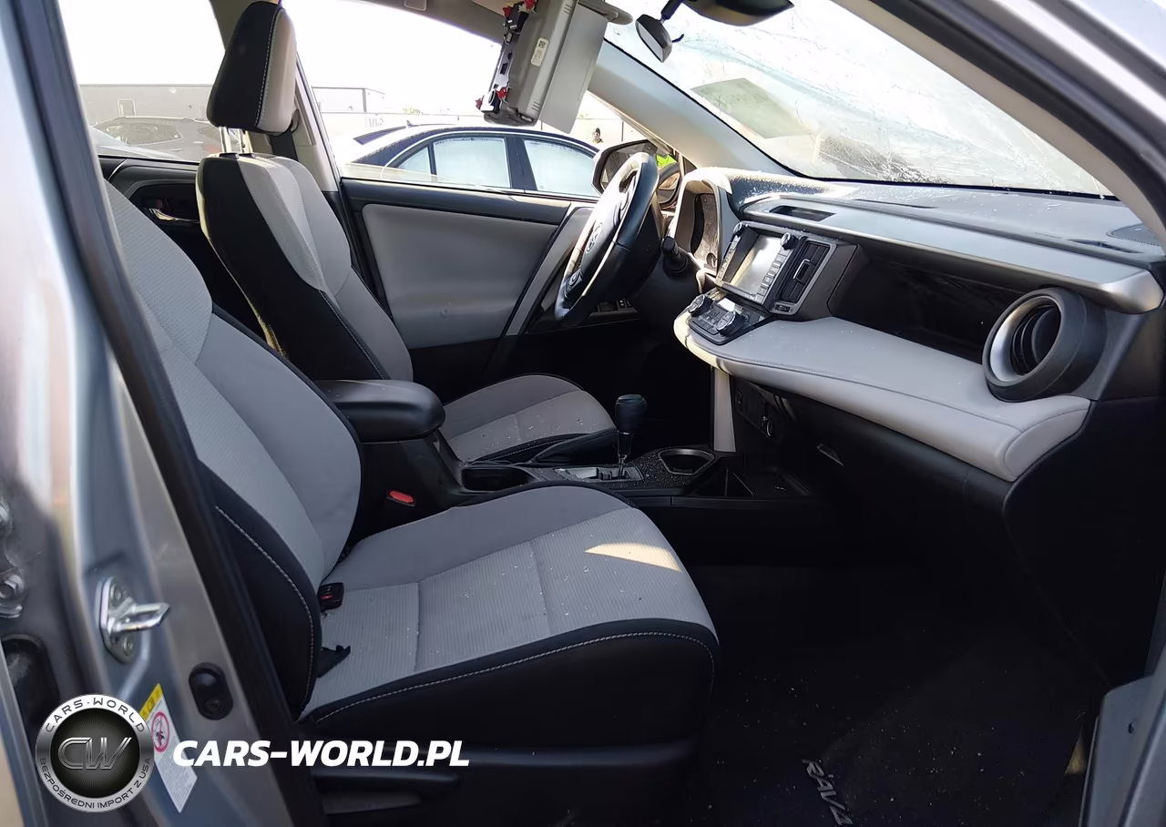2018 Toyota Rav4 Xle VIN:2T3WFREV0JW415480 - 5