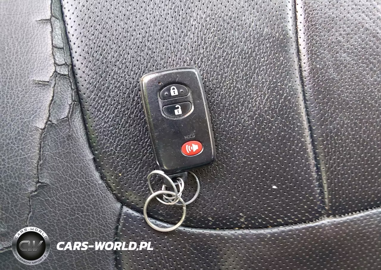 2012 Toyota Prius Two VIN:JTDKN3DU2C5478291 - 11