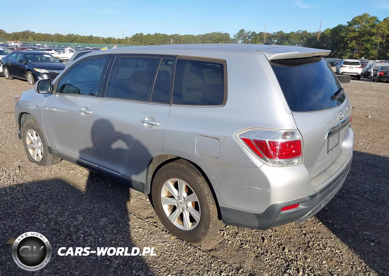 2012 Toyota Highlander Base V6 VIN:5TDBK3EH0CS129778 - 3