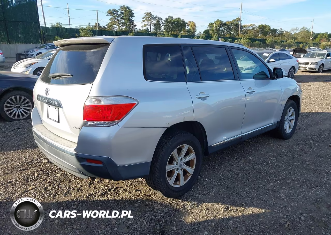 2012 Toyota Highlander Base V6 VIN:5TDBK3EH0CS129778 - 4