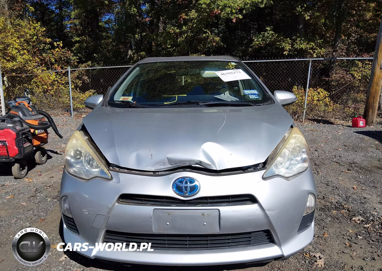 2013 Toyota Prius C Two VIN:JTDKDTB37D1546705 - 12
