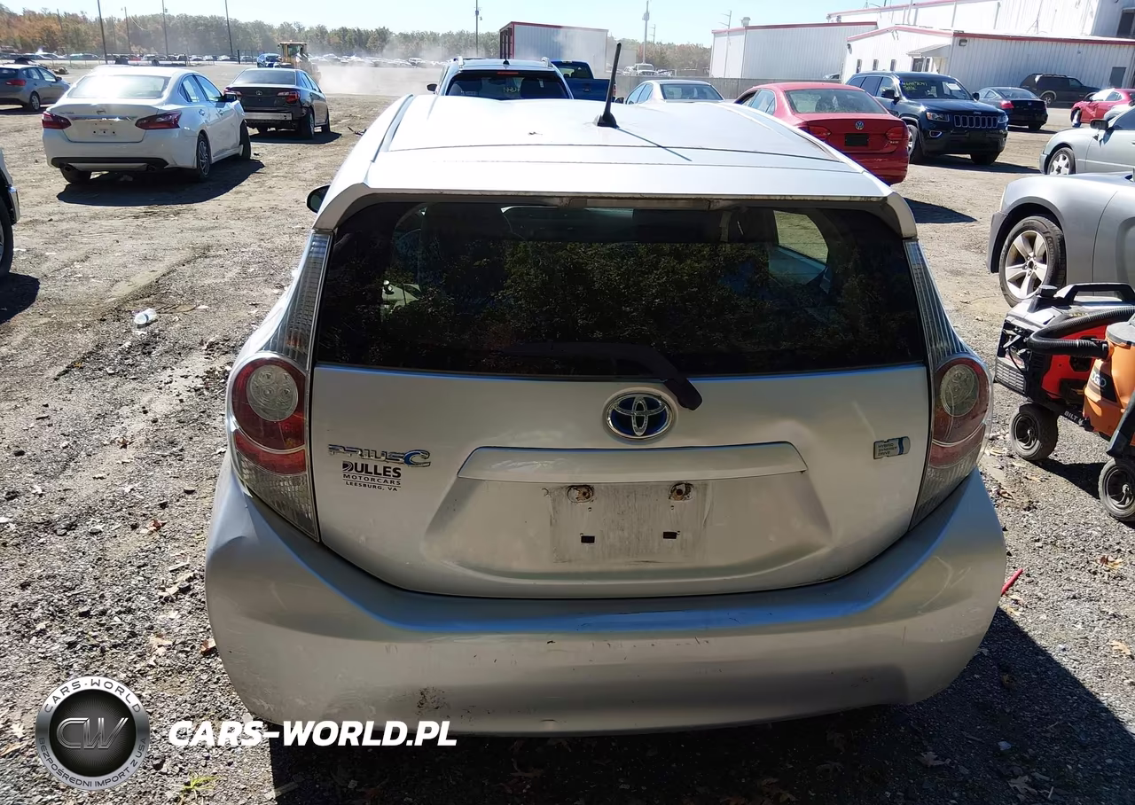 2013 Toyota Prius C Two VIN:JTDKDTB37D1546705 - 16
